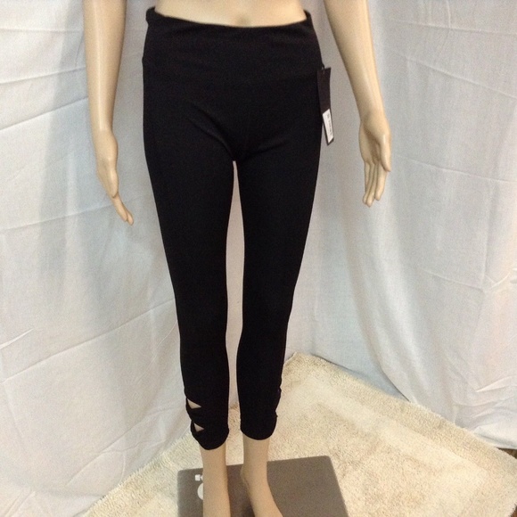 Yelete Women's Black Stretch Leggings Size Medium - Picture 2 of 3